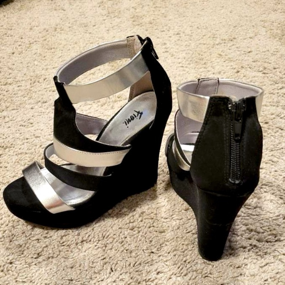 Black and Silver wedges - Picture 1 of 3
